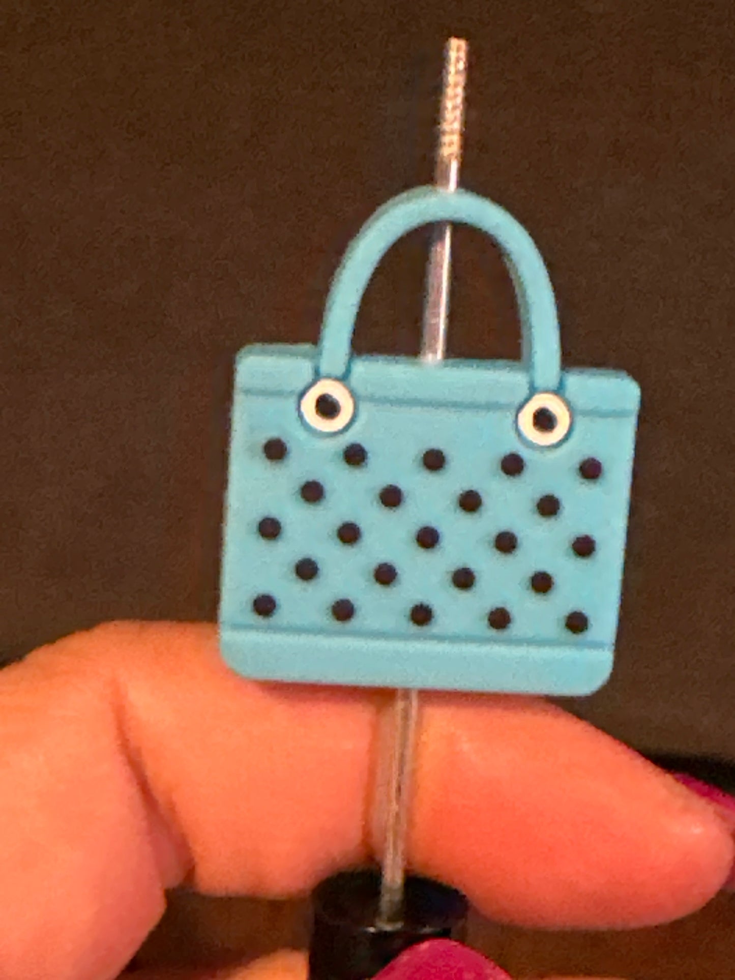 3D048